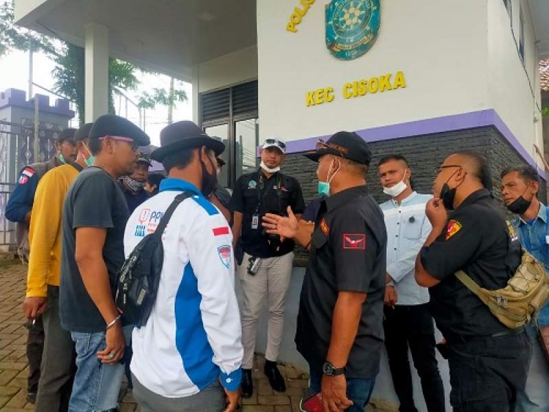 Kades Jeunjing Cisoka Dituntut Minta Maaf