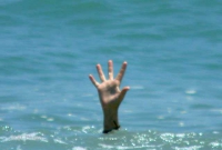 Sesosok Mayat Berpakaian Kaos Nasdem Tewas Tenggelam