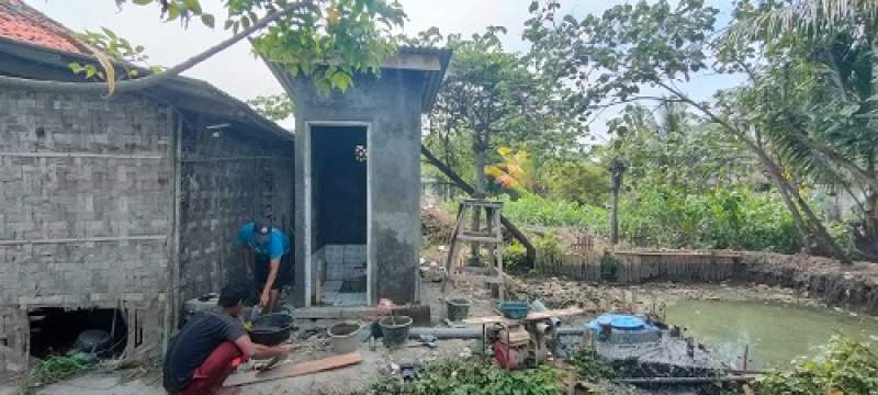 Cegah BAB Sembarangan, 10 Jamban di Desa Cipaeh Dibangun