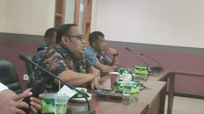 Banjir Tak Kunjung Surut, Puluhan Warga Datangi Kantor Dewan