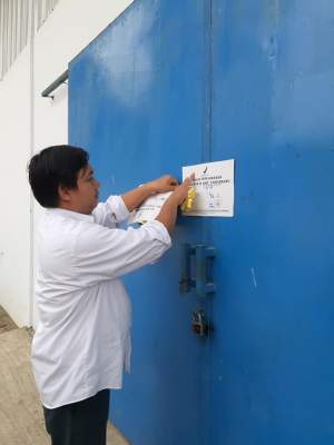 Loka POM Segel Pabrik Tanpa Izin Edar