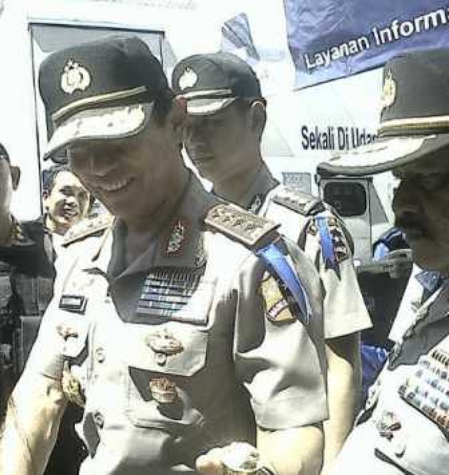 Kapolri Tinjau Arus Mudik di Pelabuhan Merak