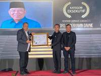 Dapat Penghargaan PWI Tangsel Award 2022, Benyamin Davnie Minta Jajarannya Bersinergi Dengan PWI Tangsel dan Wartawan
