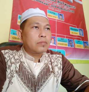 Ketua LSM Kompak H Retno Juarno, di kantornya. Senin (13/7/2020)