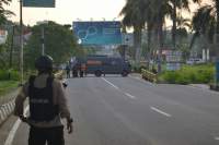 Gegana Polda Banten turun mengamankan benda mencurigakan di Lebak.