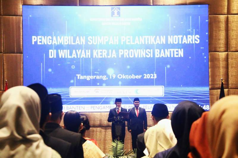 Ratusan Orang Calon Notaris Dilantik dan Diambil Sumpah, Langsung oleh Kakanwil Kemenkumham Banten