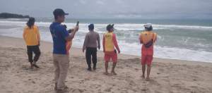Satu Wisatawan Tewas Terseret Ombak di Pantai Sawarna