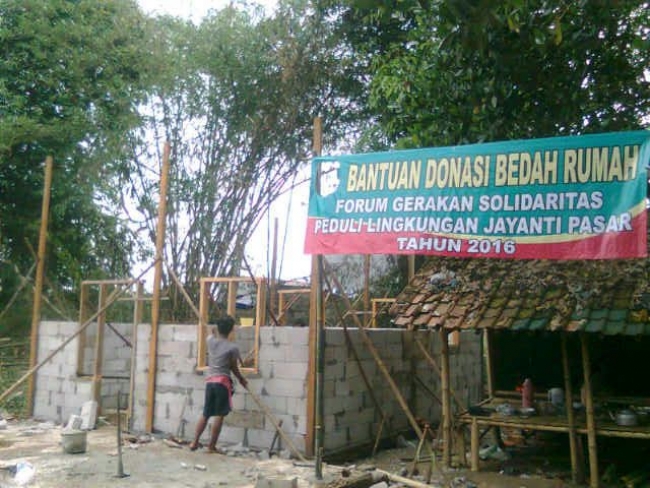 Asik, Rumah Korban Puting Beliung Di Tangerang Di Bedah Forum Pemuda Jayanti