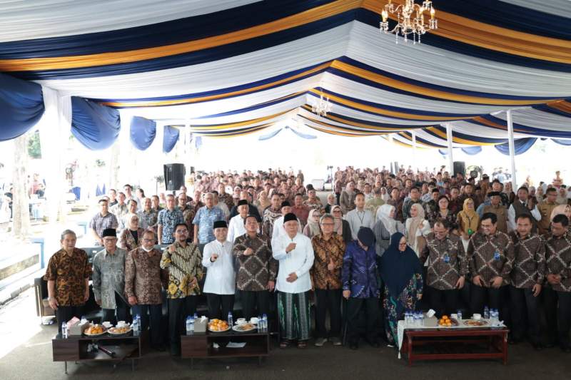 Bupati Tangerang dan Wamen UMKM Hadiri HUT Ke-50c