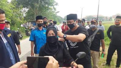 Bagikan Masker Gratis, Ormas BPPKB Ajak Warga Gunung Kaler Patuhi PSBB