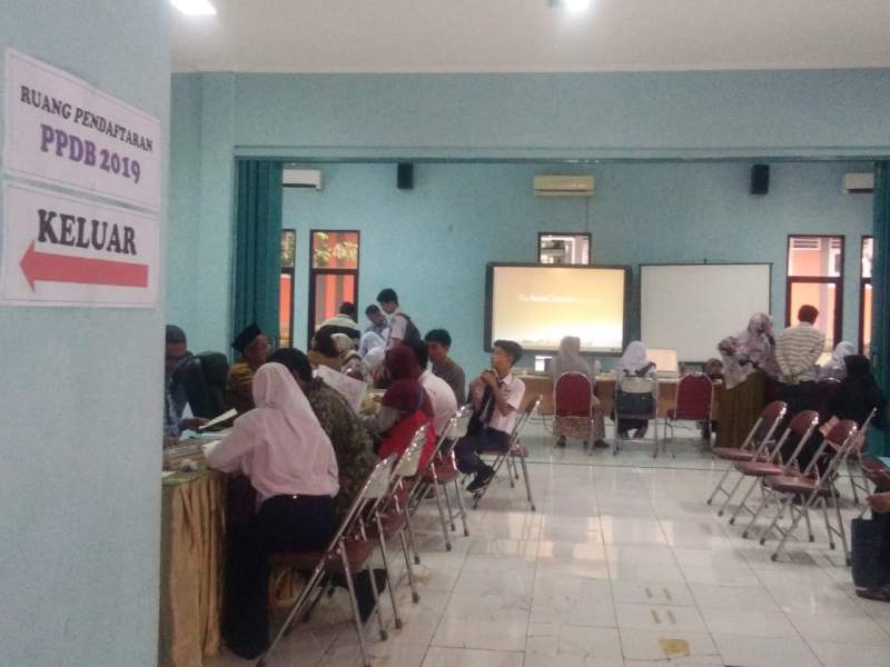 Hari Pertama PPDB SMAN 1 Kabupaten Tangerang Berjalan Lancar