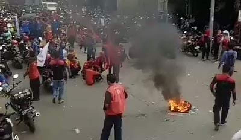 Tuntut Kenaikan Upah, Buruh Kembali Menggelar Aksi Demo