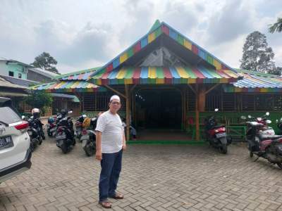 Mampir di Es Durian Saung Talaga Rasa Milik Pahe, Bikin Ketagihan