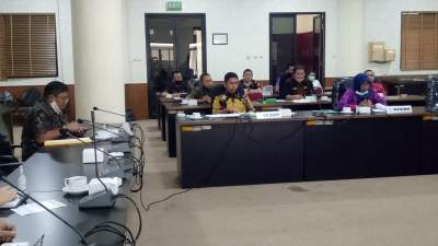 Suasana hearing antara Komisi I DPRD Cilegon, Sekda Cilegon dan BKPP Cilegon terkait open bidding bertempat di Ruang Rapat DPRD Kota Cilegon, Kamis (23/7/2020).
