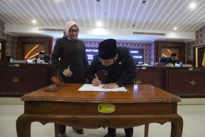 Pengesahan perda di Kota Tangerang