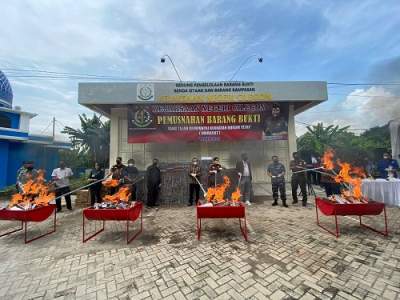 Forkopimda saat memusnahkan barang bukti hasil tindak pidana