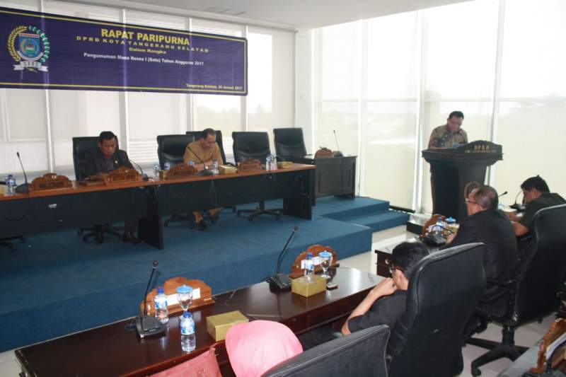 Rapat Paripurna reses pertama dewan Tangsel