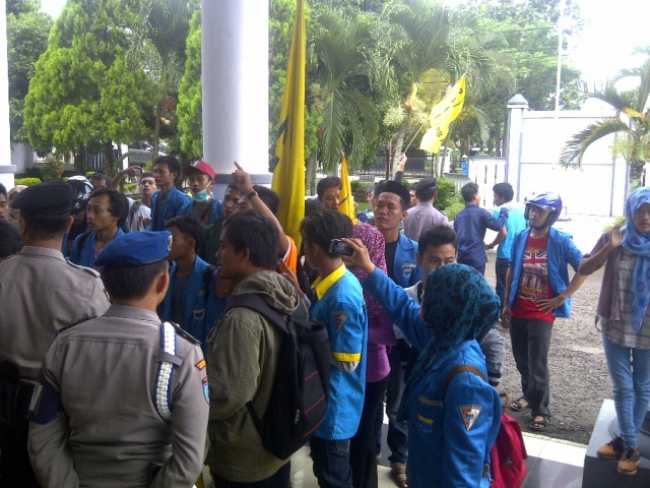 Mahasiswa Kembali Kepung BPPT Dan DPRD