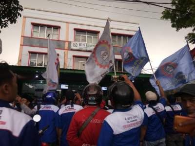 Tolak Kenaikan Iuran, Buruh Tangerang Geruduk Kantor BPJS