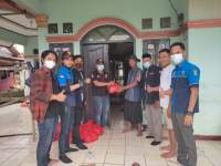 Karang Taruna Sindang Jaya Bantu Korban Angin Puting Beliung