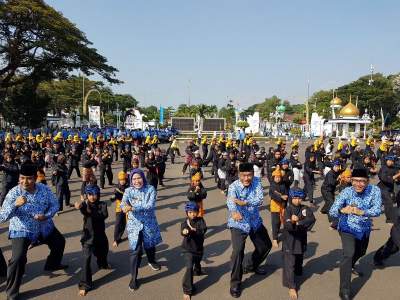 Ratu Tatu Peragakan Jurus Kaserangan Bersama Para Siwa