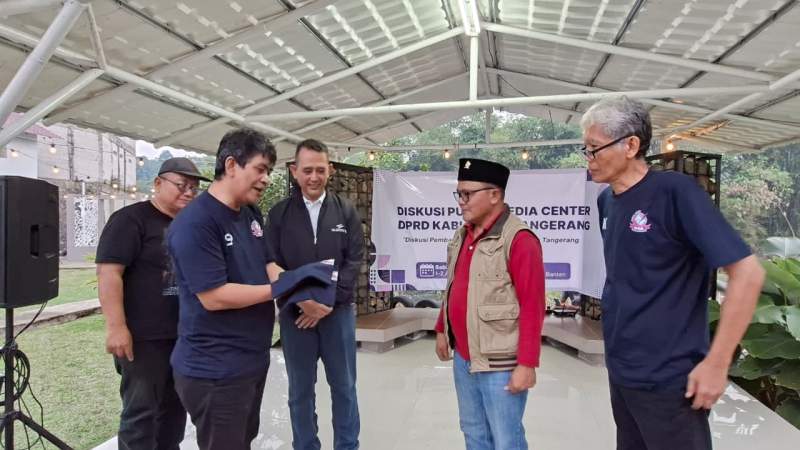 H Kholid Ismail Apresiasi Dedikasi Media Center DPRD Kab Tangerang