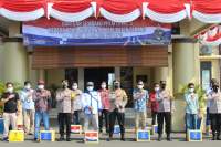 Bentuk Kemitraan, Polres Serang Beri Bantuan Paket Sembako untuk Wartawan di Massa Pandemi