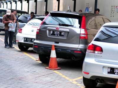 FYI! KPK Lelang Paket Mobil Mewah Hasil Korupsi 11 Oktober