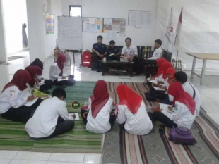 PMR MA Raudlatul Irfan Kunjungi Markas PMI Tangsel