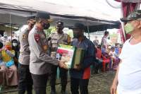 Kunjungi Korban Bencana Puting Beliung, Kapolda Babel Bersama Danrem 045Gaya Berikan Bantuan