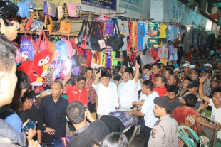 Hatta Rajasa Kunjungin Pasar Rau Serang - Banten