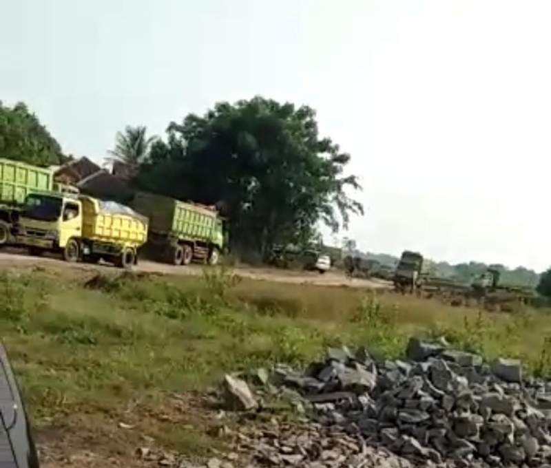 Truk Tanah Yang Melanggar Perbup, Berasal Dari Galian Tanah Kresek