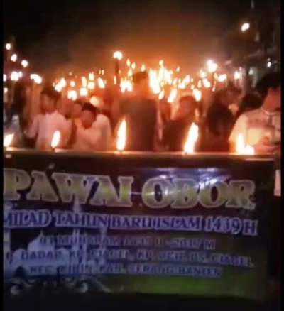 Pawai obor di Desa Ciagel, kecamatan kibin, Kabupaten Serang