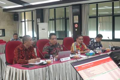 Walikota Tebing Tinggi, Syarmadani menyampaikan capaian kinerja dihadapan Kemendagri.