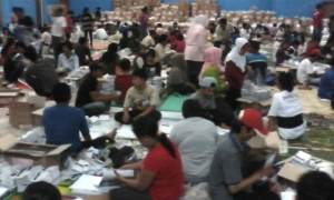  Proses Pelipatan Surat Suara Pileg Kota Tangsel libatkan 198 orang