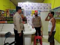Polsek Kresek Datangi Penjual Miras Berkedok Jamu