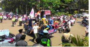 Pedagang Pulsa Demo Di Pemkot Tangerang