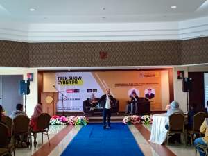 Memenuhi Tugas Mata Kuliah, Kampus Unsera Gelar Talkshow Cyber PR