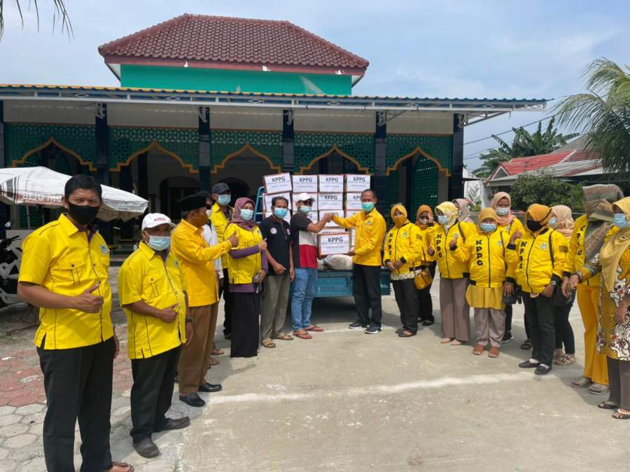 Peduli Banjir, Anggota DPRD Provinsi Banten Salurkan Bantuan