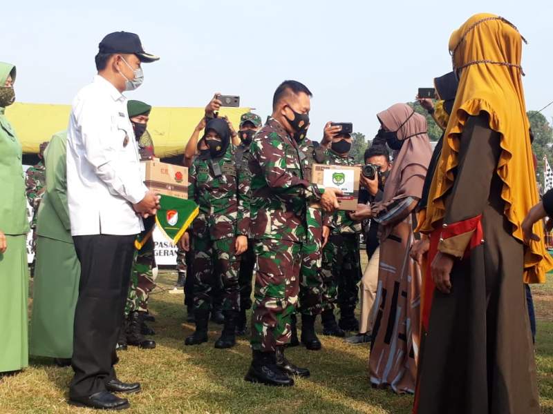 Wabup Tangerang Mad Romli Dampingi Pangdam Jaya Baksos Di Rajeg