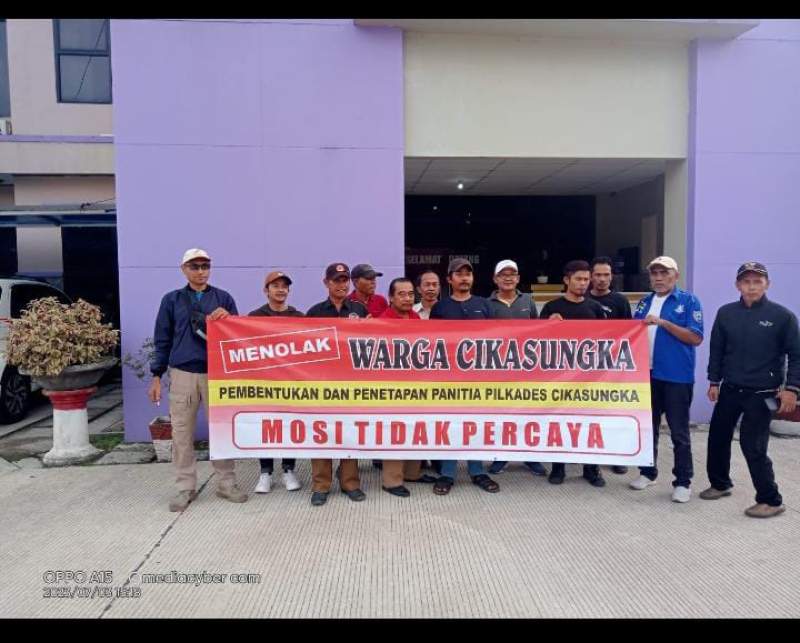 Warga Cikasungka Desak Pembentukan Panitia Pilkades Diulang