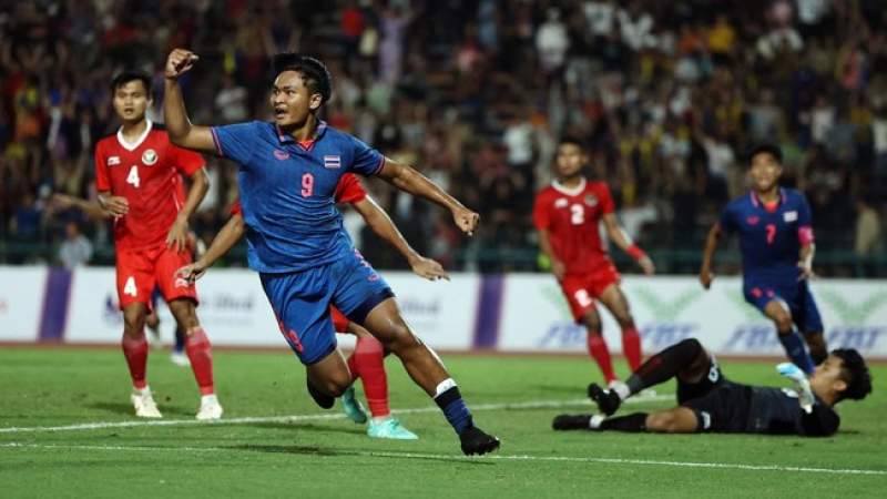 Thailand ingin membalas kekalahan di final SEA Games 2023 saat bertemu Indonesia di semifinal Piala AFF U-23 2023. (REUTERS/CHALINEE THIRASUPA)