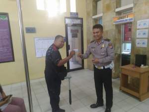 Satlantas Polresta Tangerang Layani Penyandang Disabilitas