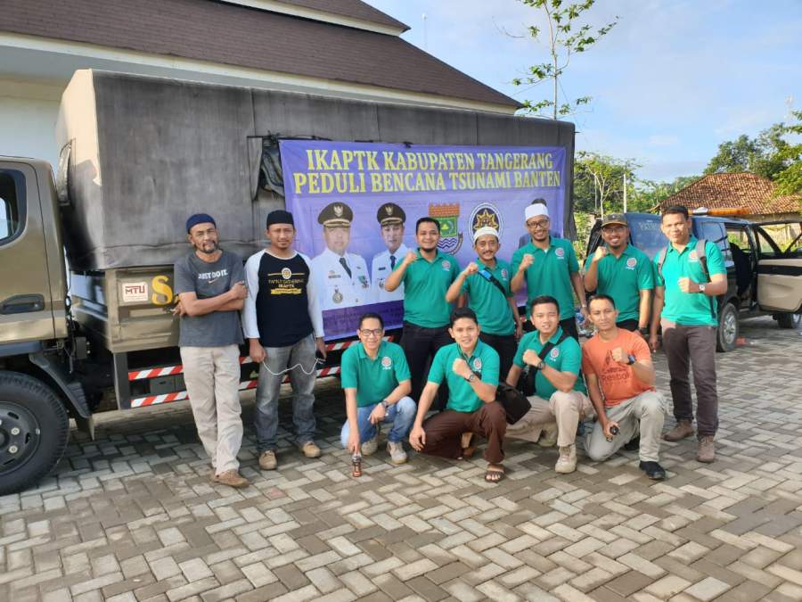 Ikatan Keluarga Alumni Pendidikan Tinggi Kepamongprajaan Salurkan Bantuan Tsunami