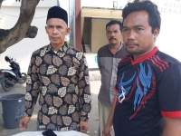 Pembagian Rokok Kepada Warga Oleh Staf Desa Cirumpak Dikeluhkan