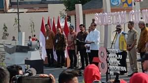 Presiden Jokowi meresmikan Sodetan Ciliwung di Jatinegara, Jakarta Timur, Senin (31/7/2023), pagi.