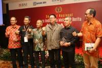 Pers Indonesia Melawan Berita Hoax