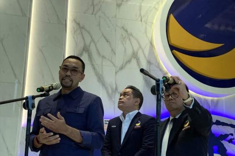 Bendahara Umum Partai NasDem Ahmad Sahroni di kantor Partai NasDem, Menteng, Jakarta, Sabtu (14/10/2023).