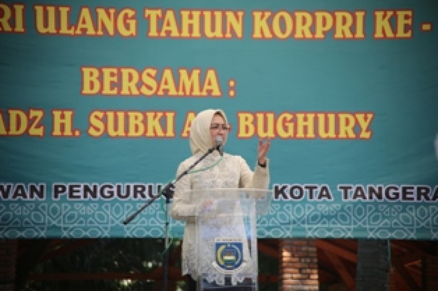 Ciputat- Walikota Tangsel,Airin saat di acara Tabligh Akbar di Situ Gintung,Jum'at (22/11)DT