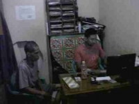 Pencuri burung saat di intorgasi polisi